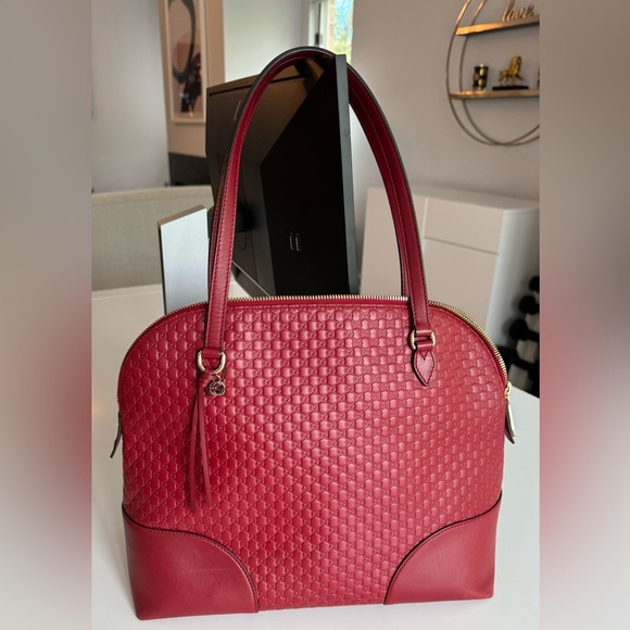 Gucci Handbags - Authentic Gucci Microguccissima Bree Shoulder Bag